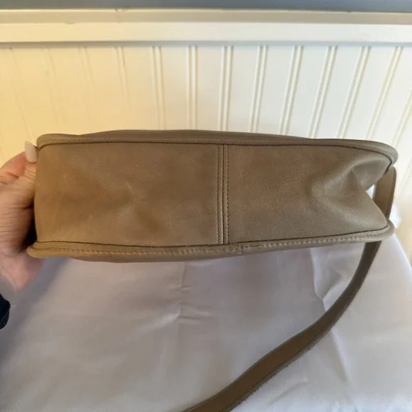 Vintage Coach Swinger Crossbody Shoulder Bag Purse Khaki Tan Camel Pre '94 USA